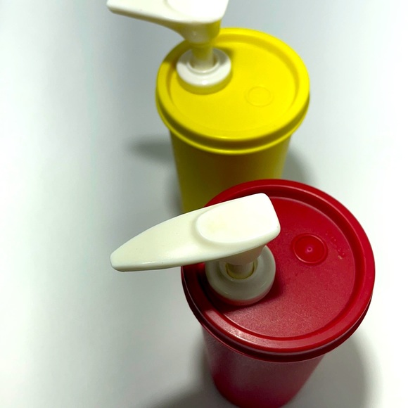 Vintage Tupperware Ketchup and Mustard Pump Dispensers! - Picture 3 of 8